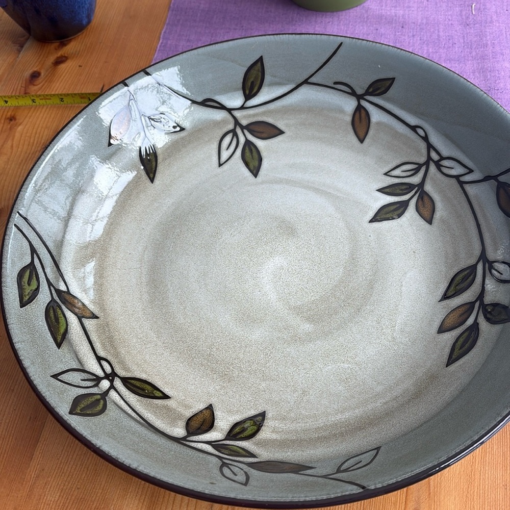 PFALTZGRAFF. 14 inch round serving bowl. No chops or scratches